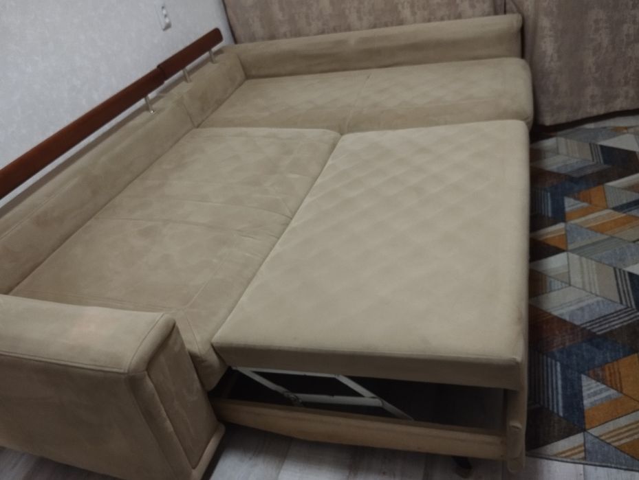 Угловой диван срочно