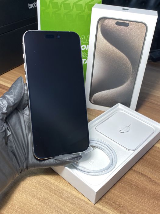 iPhone 15 Pro Max • 256 GB • Natural Titanium