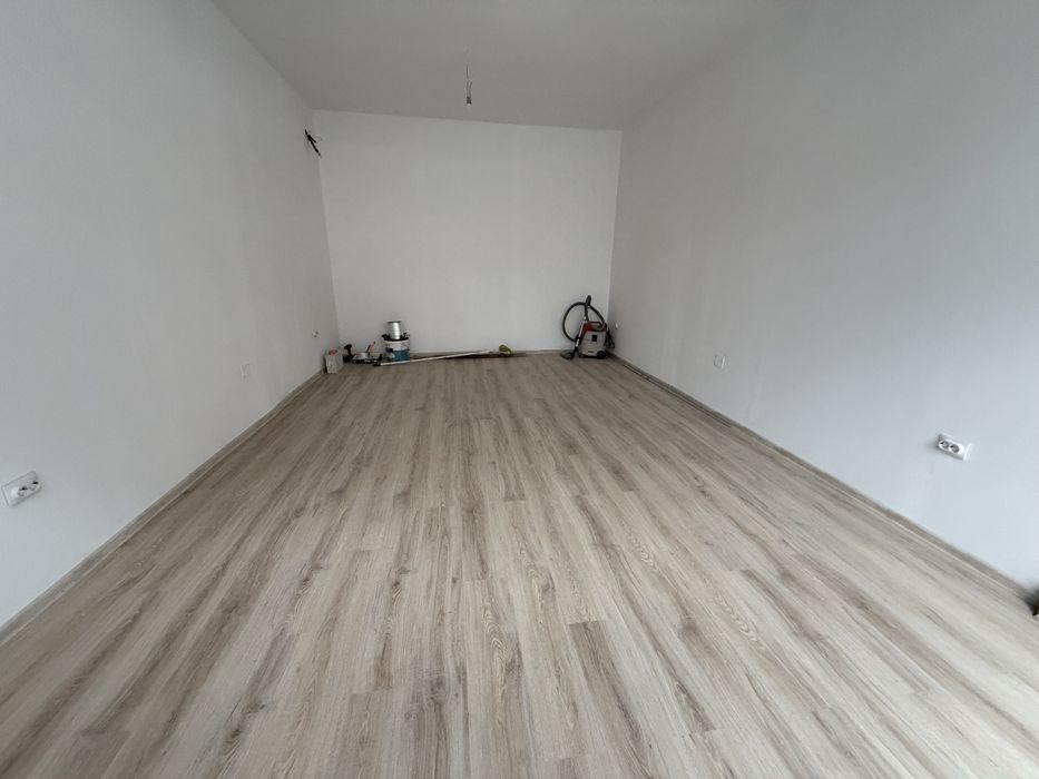 Spatiu 24 mp +  350€  str Spania nr 9