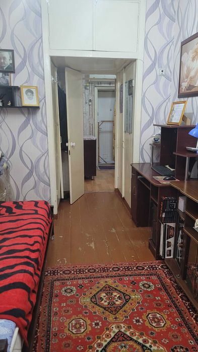 UY SOTILADI SROCHNO ! 2-Xona, 3-qavat , 3 mkr,  Zarafshon.