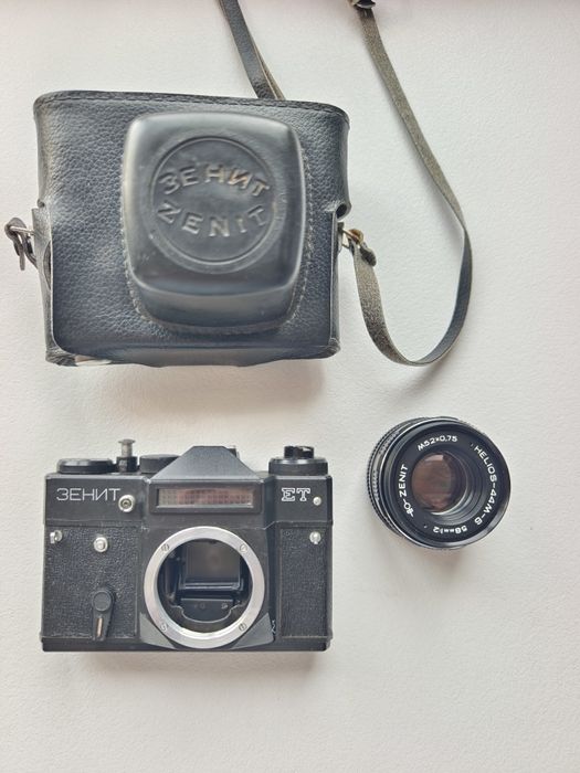 Vintage фотоапарат Zenit ET + Helios-44M-6 58mm f/2