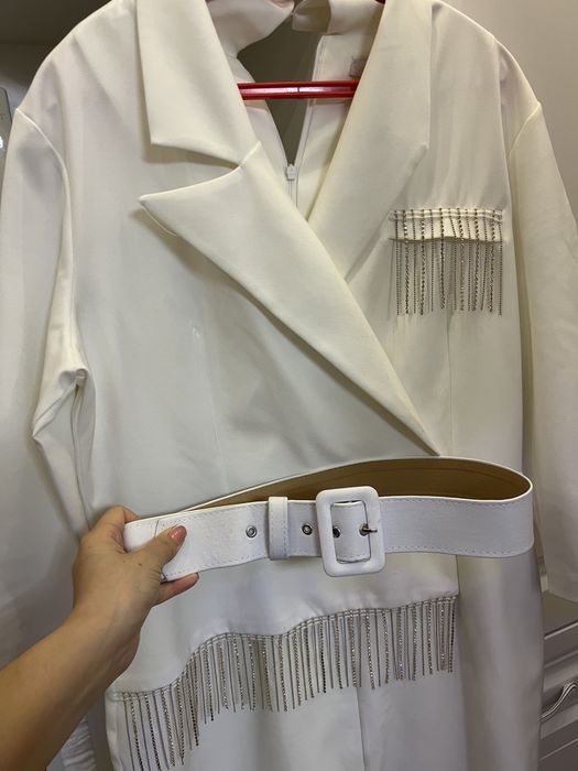 Платье продам