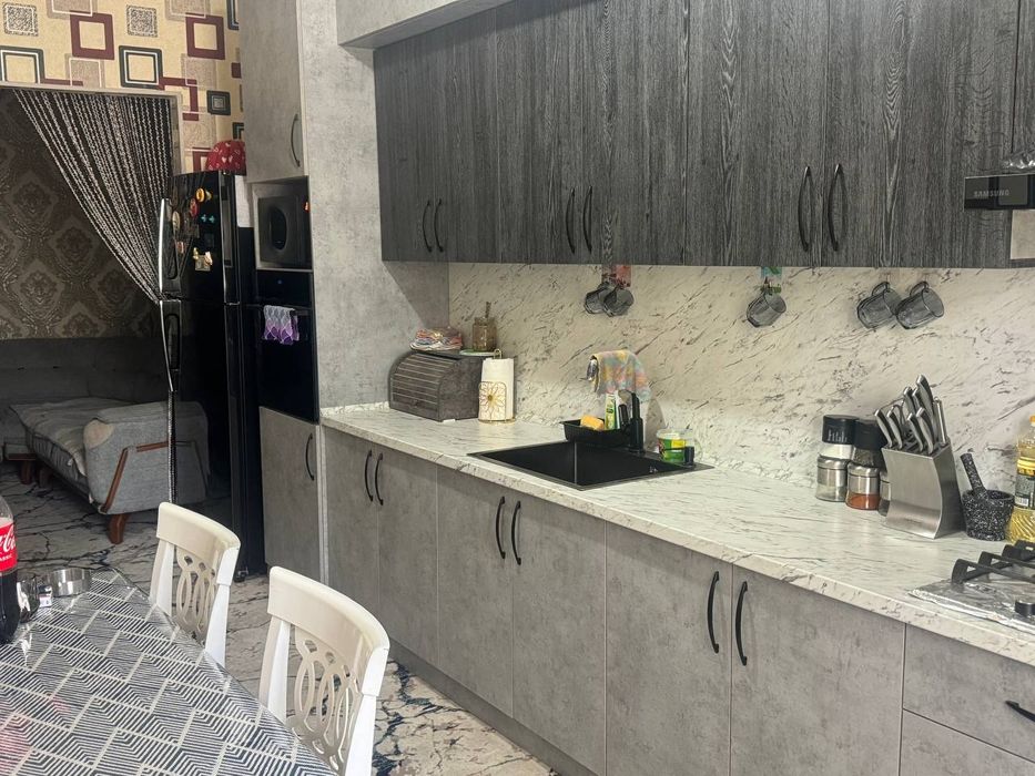 Продается квартира 3 комнатная 80 КВ метров