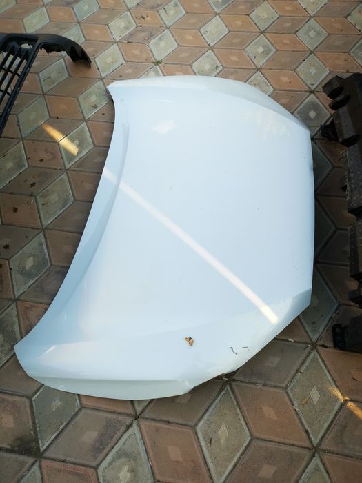 Bara spoiler grila centrala capota armatura Toyota corolla cross 2023