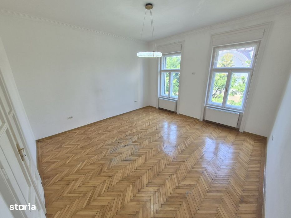 Birou de inchiriat-Piata Sinaia-3 Camere-86MP-Etaj 1-Centrala-800 Euro