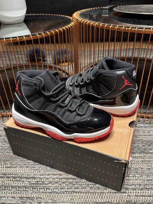 Jordan 11 Retro "Bred" 42.5EUR Мъжки Кецове + Кутия
