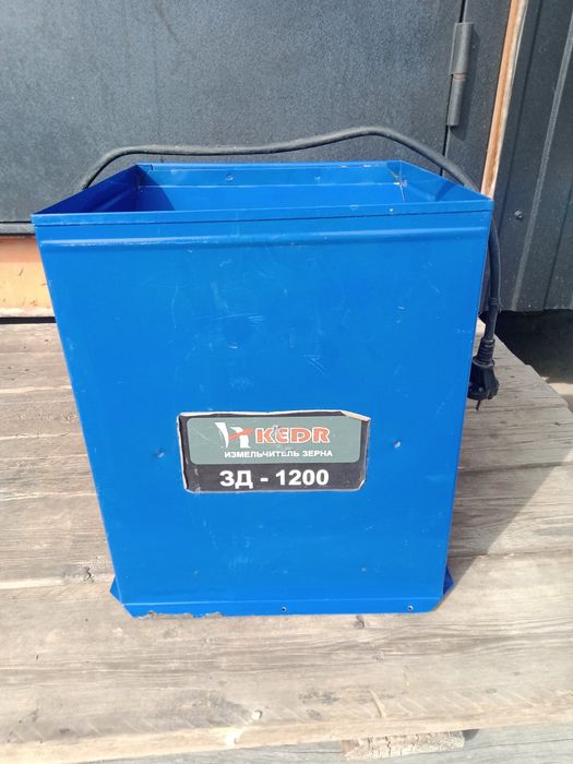 Продам зернодробилку.