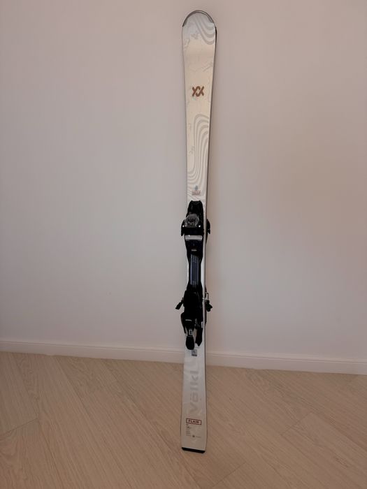Schiuri Volkl Flair SC cu legăturile Marker vMotion 11 TCX GW Lady