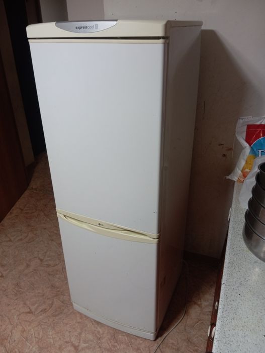 Продам холодильник