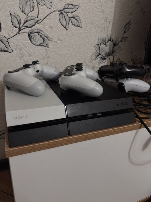 Продам Play station 4