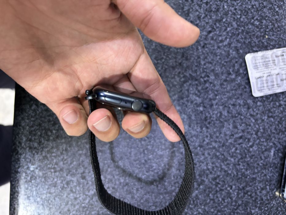 Apple watch 7.45 holati zor  ideal oqip tel qlila