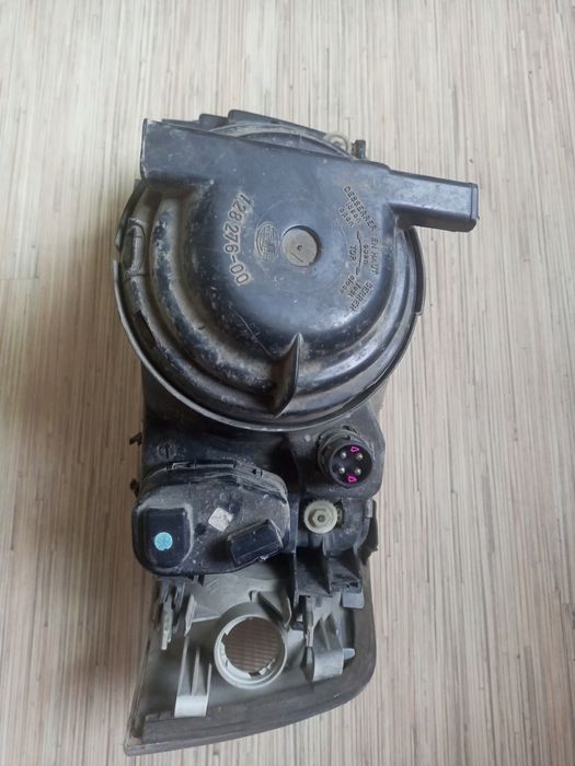 Фара правая Ауди Б4