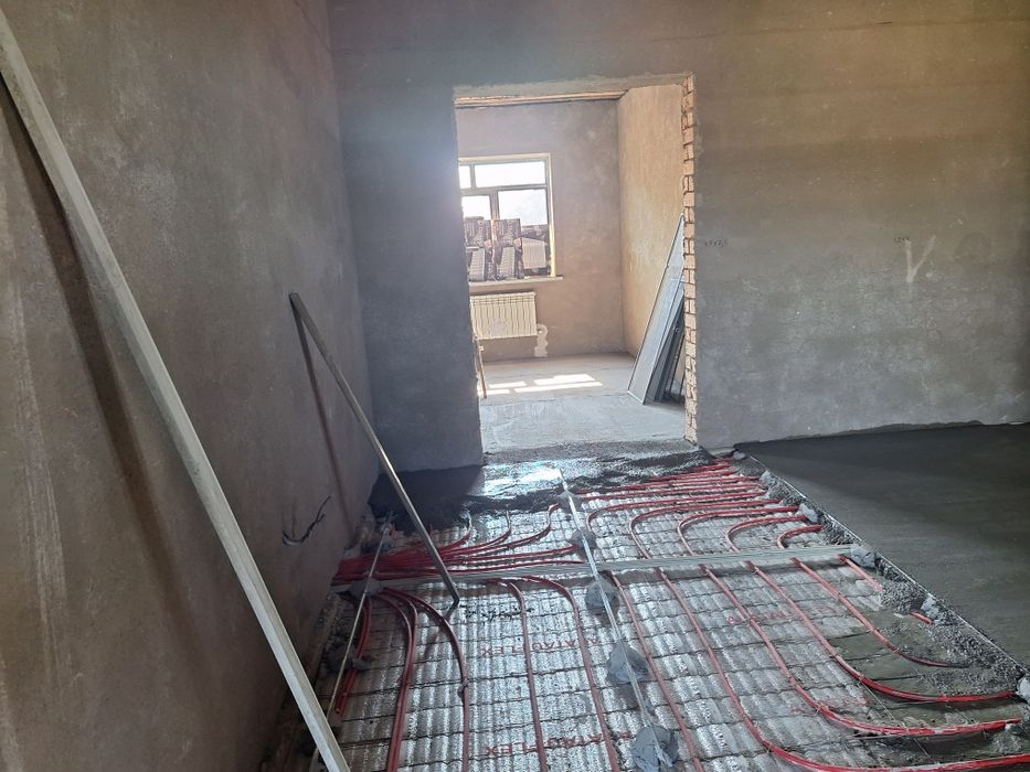 Стяжка пола обычная под маяк