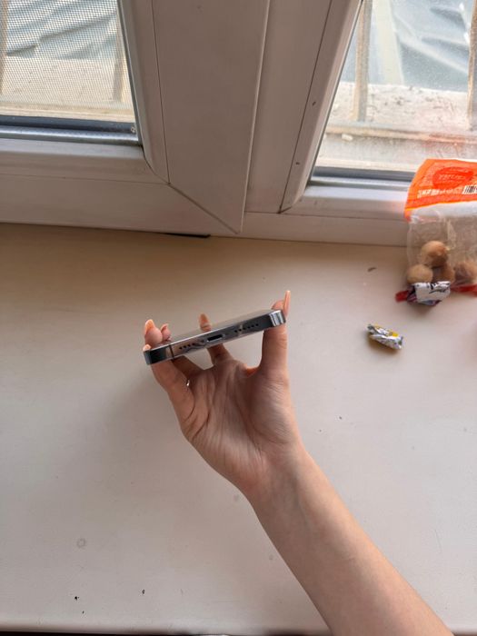 срочно продам идельный айфон 13 про макс