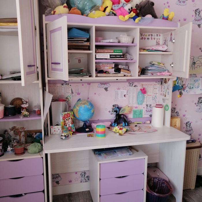 детская мебель, шкаф и стол