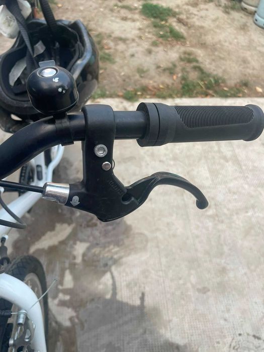 2 biciclete la fel castigate la un concurs pentru copii/cumperi 1 bicicleta 750/ cumperi 2 biciclete 700 de lei o bicicleta/am pus mai multe nr de tel