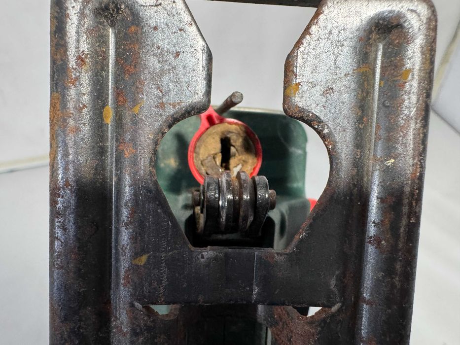 Зеге - Bosch PST 650 PE / 470 W