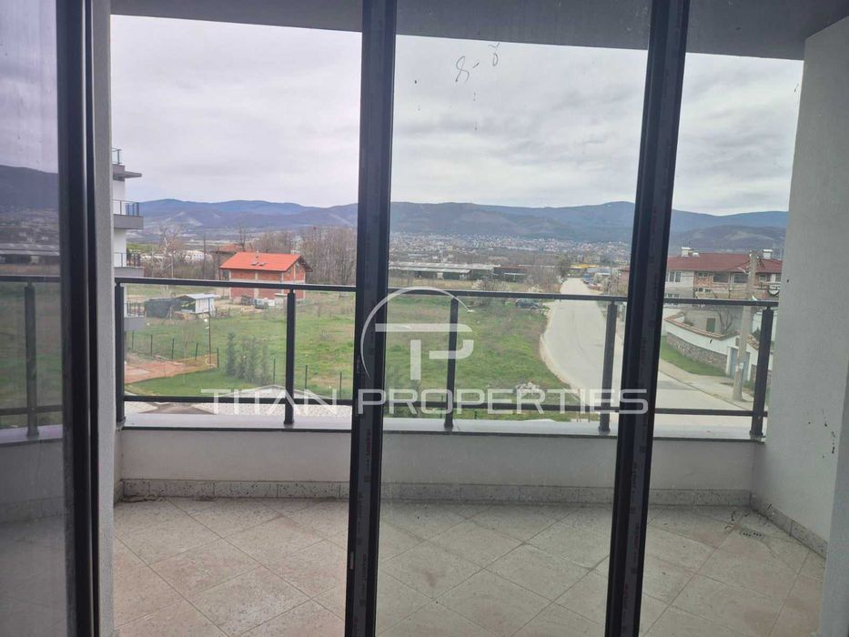 Двустаен апартамент в Коматево