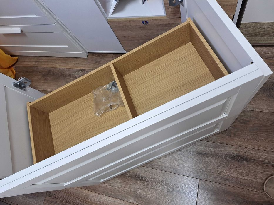 Шкаф за баня ИКЕА IKEA сглобен с дръжки