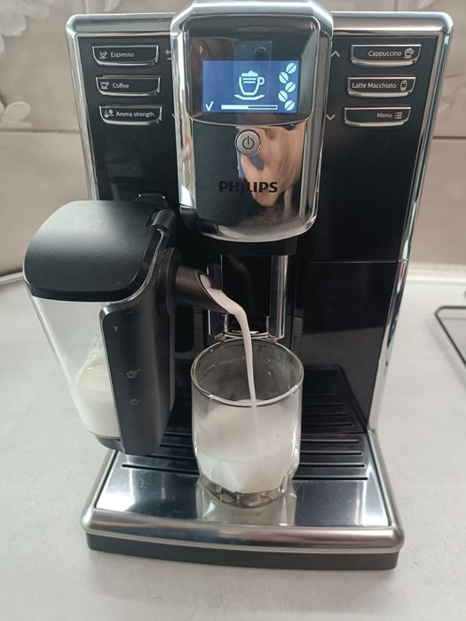 Espressor automat , aparat de cafea  Philips EP5330/10