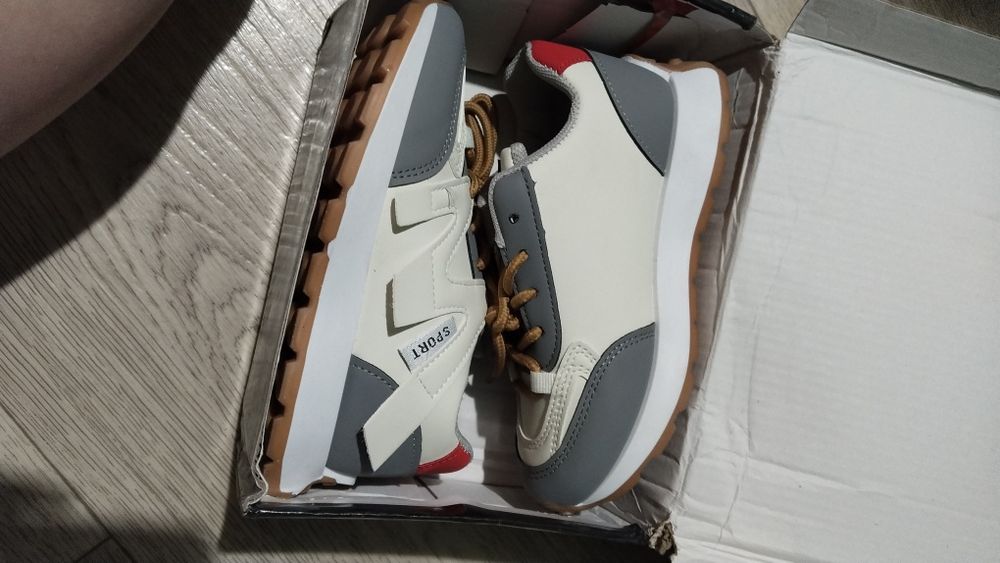 Продам кросовки новые