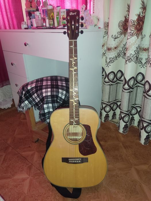 Трансаккустическая гитара Cort