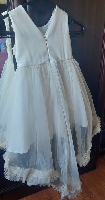 Красива рокля за повод 2-3г.