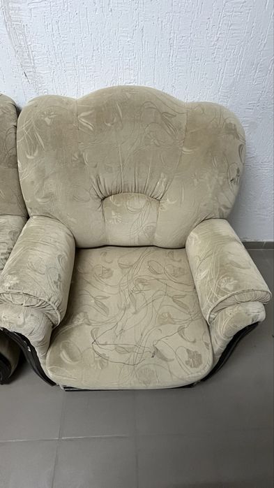 Продаю Диван.