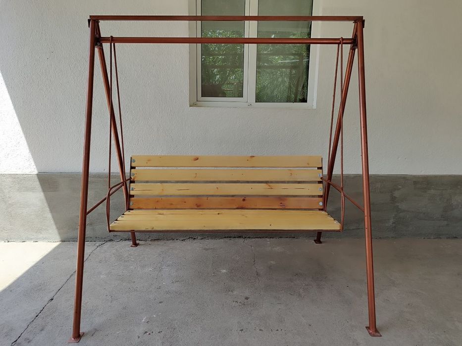 Kachelya качели 
Materiali rossiyskiy temir, oʻrin