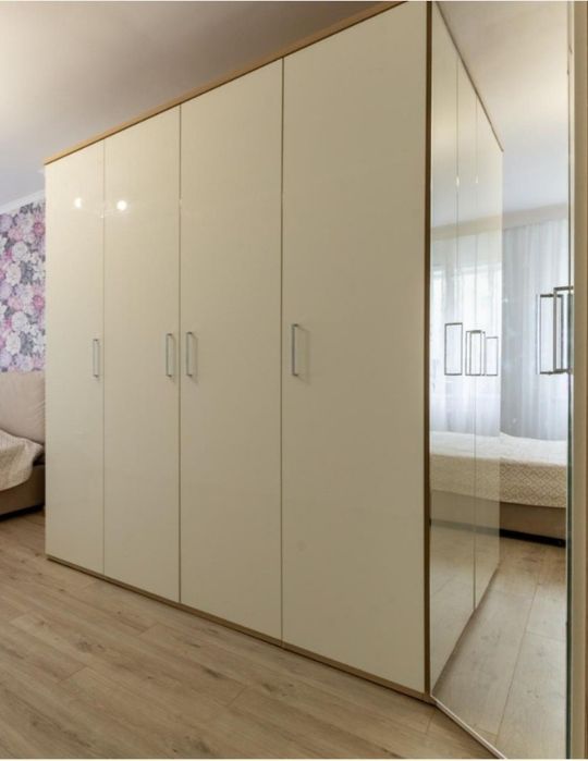 Шкаф купе продам срочно