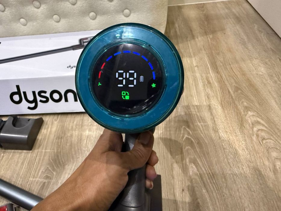 Ручной пылесос dyson аккумуляторный  в отличном состоянии