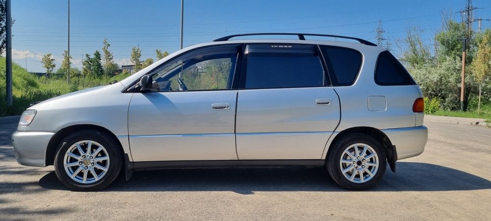 Toyota Ipsum минивэн