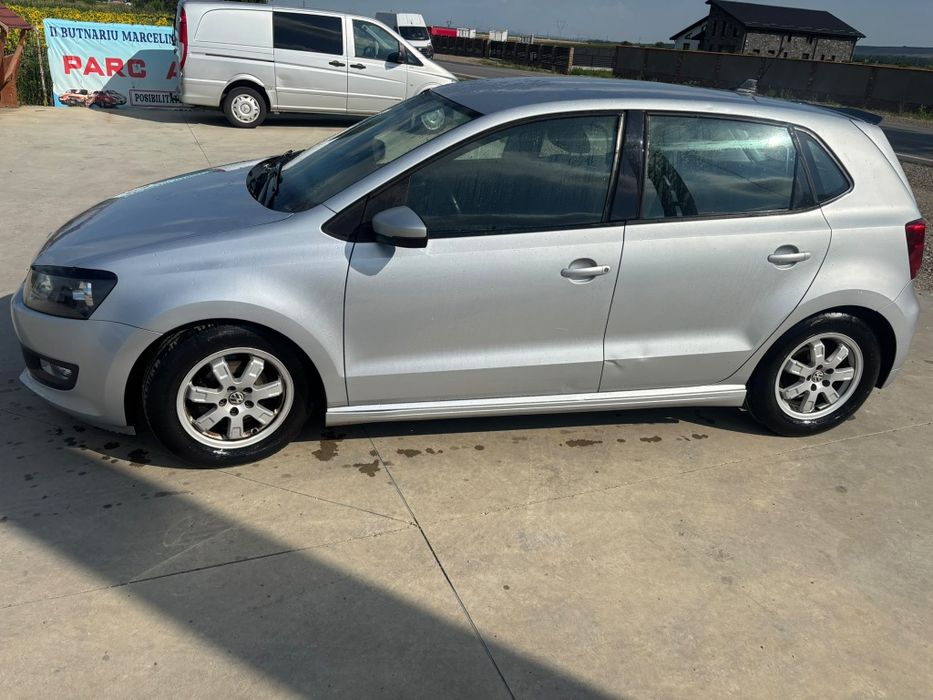 VOLKSWAGEN Polo 2011 — imagine 2