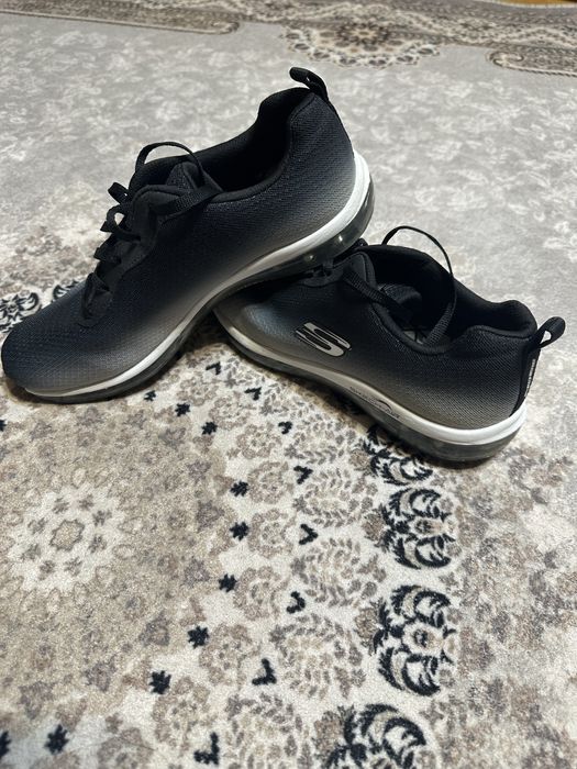 Продават се чисто нови оригинални обувки Skechers air element 2.0