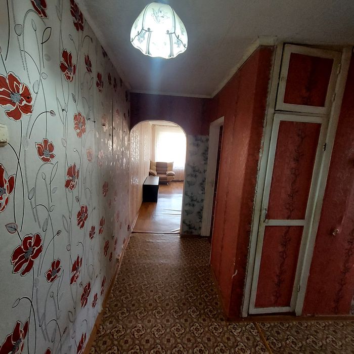 Продам квартиру 3-х комнатную
