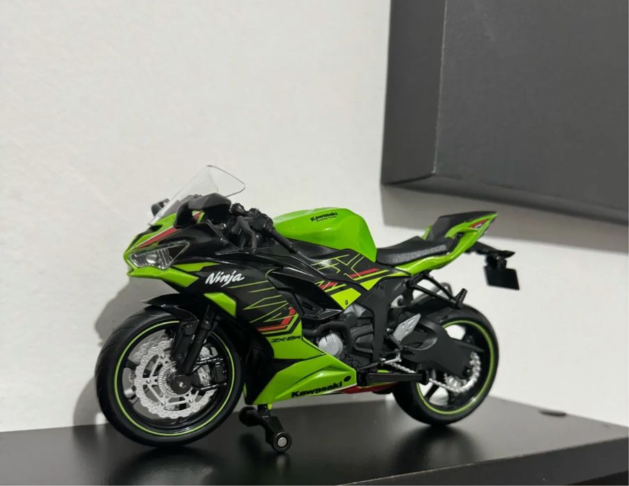 Machete moto Maisto 1:12 (18 cm)