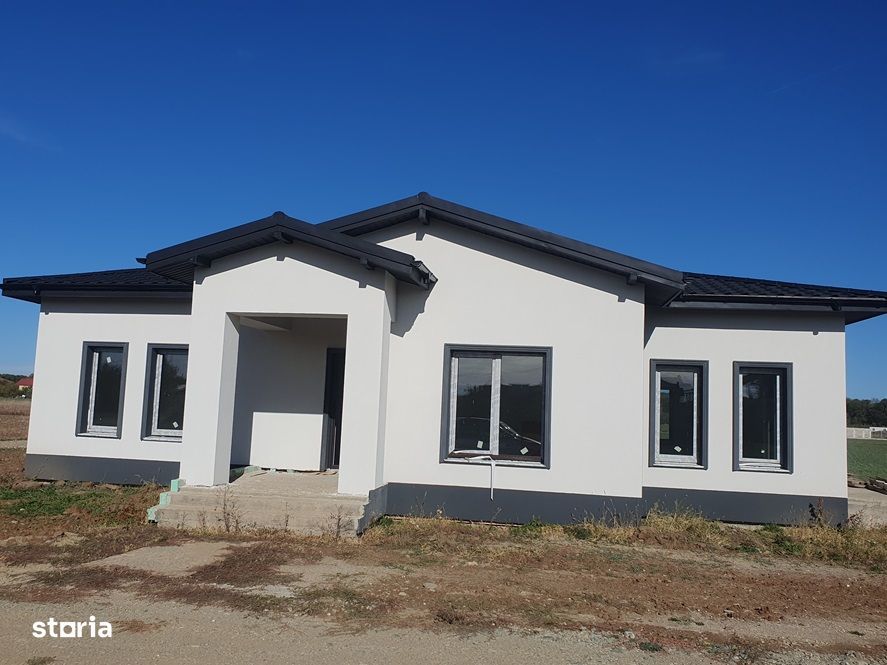 Vila Balotesti, padure,'la rosu',bransata la utilitati 99000 euro