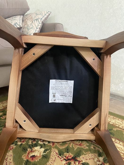 Продам стулья деревянные  коричневые