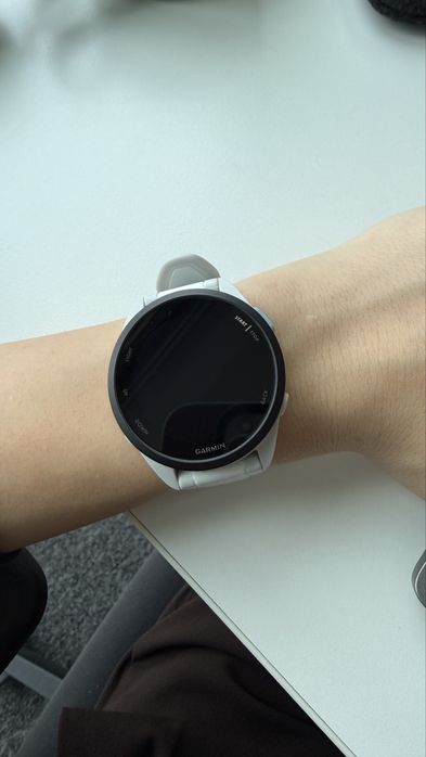 Garmin forerunner 165 бял