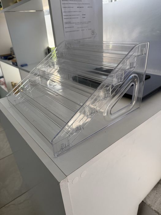 Етажна прозрачна акрилна стойка