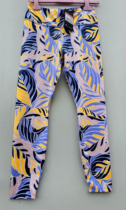 Nike оригинален дамски клин Л размер нов