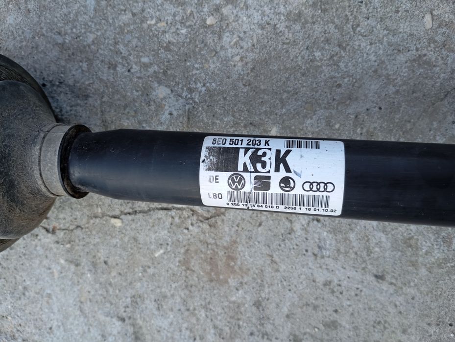 Задни полуоски Audi A4 B6 2.5 180 quattro