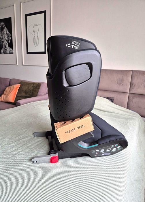 Ново детско столче Britax Römer Kidfix M i-Size (3.5 - 12год) с ISOFIX