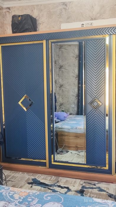Продаётся спальня кровать и шифонер, трюмо новый в хорошем состояние