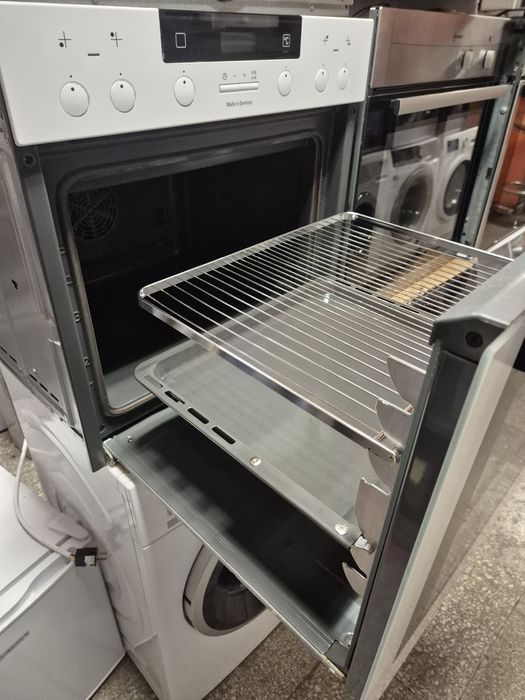 Фурна с керамични котлони Сименс за вграждане