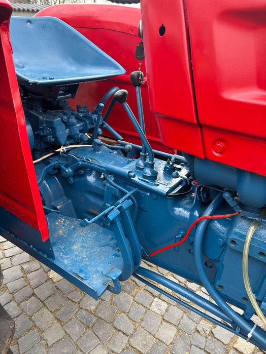 Tractor UTB 445 DT 4x4