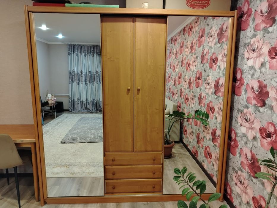 Продам шкаф купе.