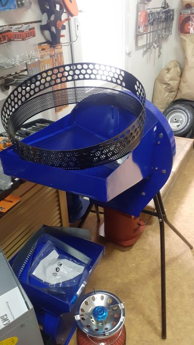 Зернодробилка Зубр Гигант