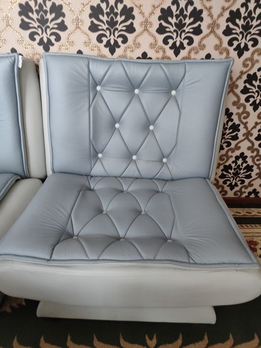 Мебель новый красивый.