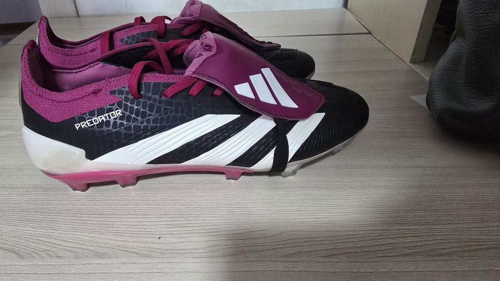 Продам бутсы,новые 41 размер